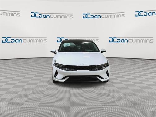2022 Kia K5 EX