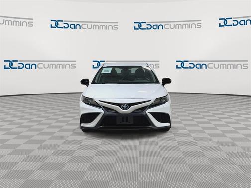 2024 Toyota Camry Hybrid SE