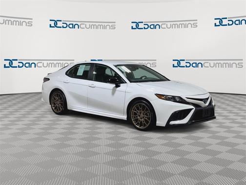 2024 Toyota Camry Hybrid SE