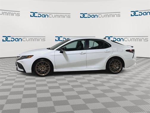 2024 Toyota Camry Hybrid SE