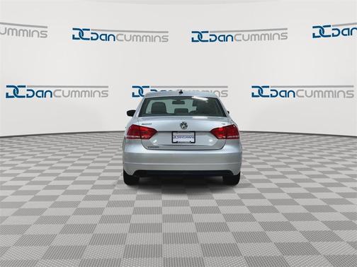2015 Volkswagen Passat 1.8T Auto Wolfsburg Ed