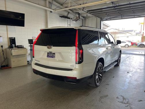 2021 Cadillac Escalade ESV Sport