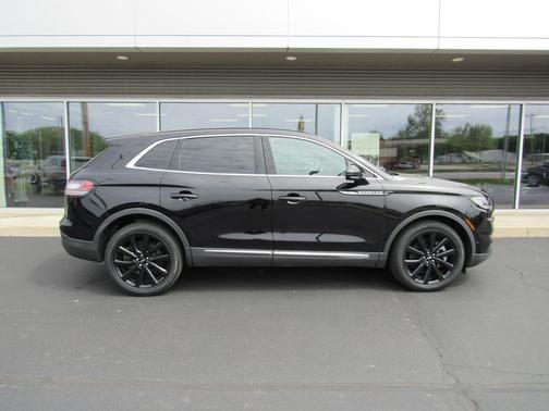 Infinite Black Metallic Clearcoat 2023 Lincoln Nautilus Reserve