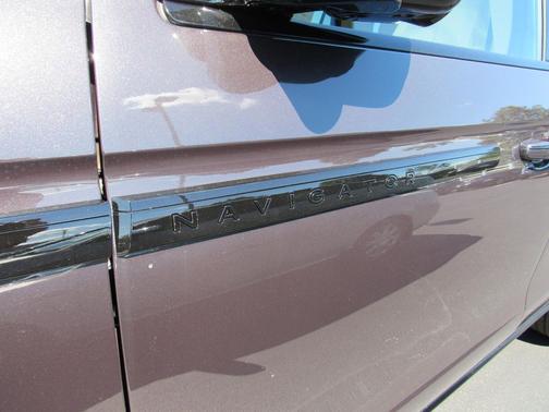 Gray 2027 Lincoln Navigator Reserve