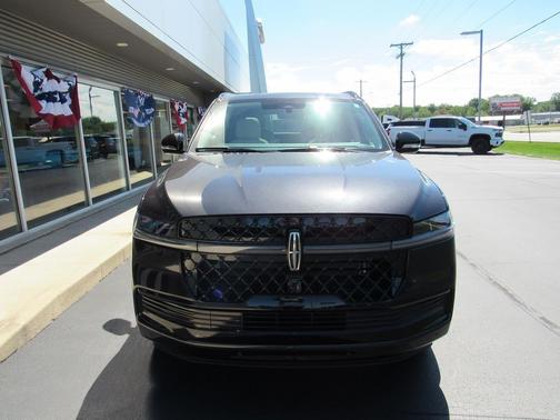 Gray 2027 Lincoln Navigator Reserve