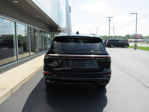 Infinite Black Metallic Clearcoat 2024 Lincoln Nautilus Reserve