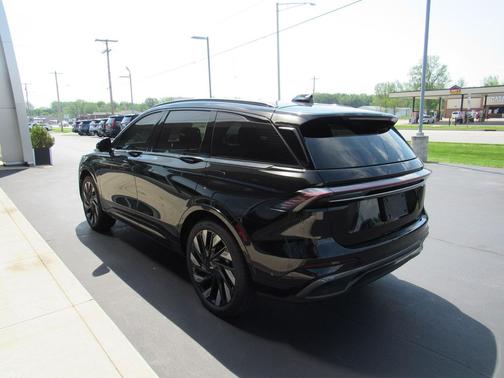 Infinite Black Metallic Clearcoat 2024 Lincoln Nautilus Reserve