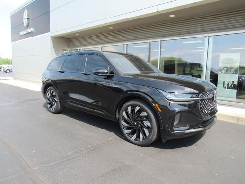 Infinite Black Metallic Clearcoat 2024 Lincoln Nautilus Reserve