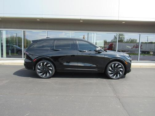 Infinite Black Metallic Clearcoat 2024 Lincoln Nautilus Reserve