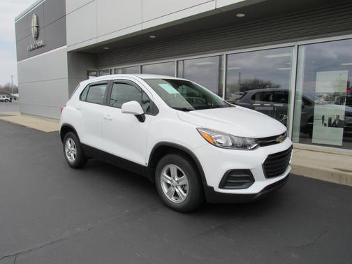 Summit White 2018 Chevrolet Trax LS