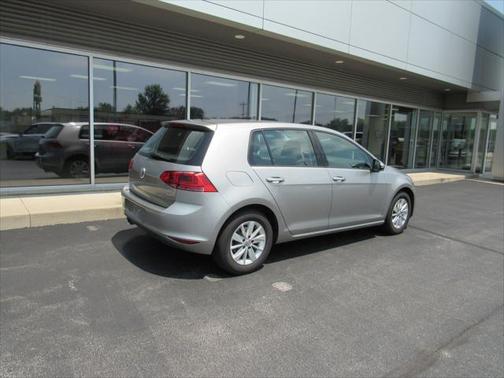 2017 Volkswagen Golf TSI S 4-Door