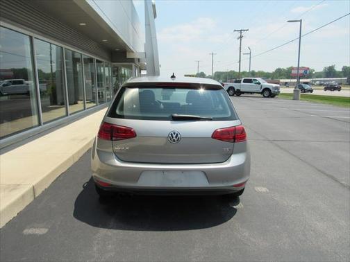 2017 Volkswagen Golf TSI S 4-Door