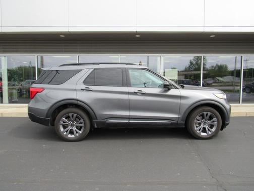 Carbonized Gray Metallic 2023 Ford Explorer XLT