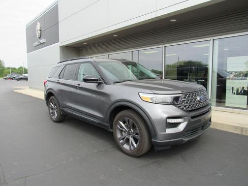 Carbonized Gray Metallic 2023 Ford Explorer XLT