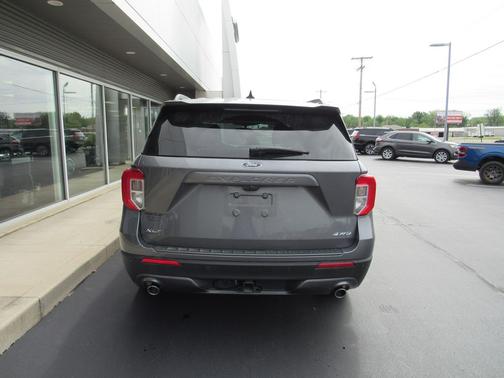 Carbonized Gray Metallic 2023 Ford Explorer XLT