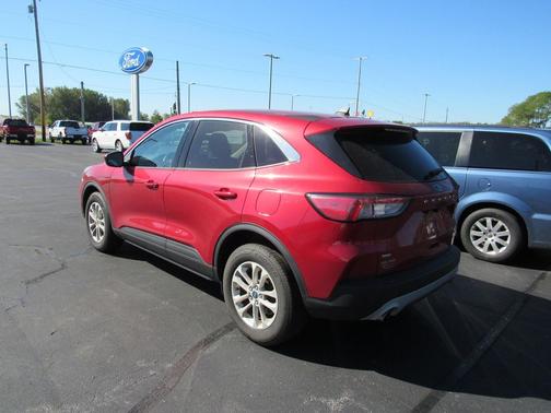 2020 Ford Escape SE