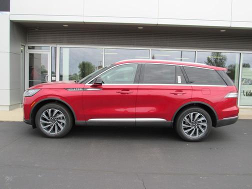 Red Carpet Metallic Tinted Clearcoat 2026 Lincoln Aviator Premiere