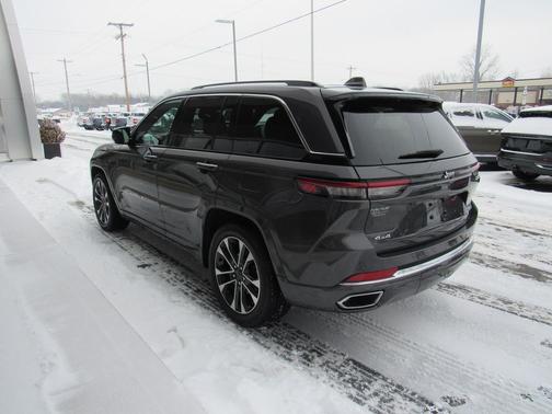 2022 Jeep Grand Cherokee Overland