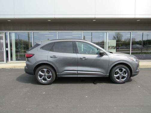 Carbonized Gray Metallic 2023 Ford Escape ST-Line