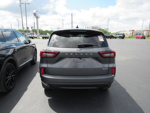 Carbonized Gray Metallic 2023 Ford Escape ST-Line