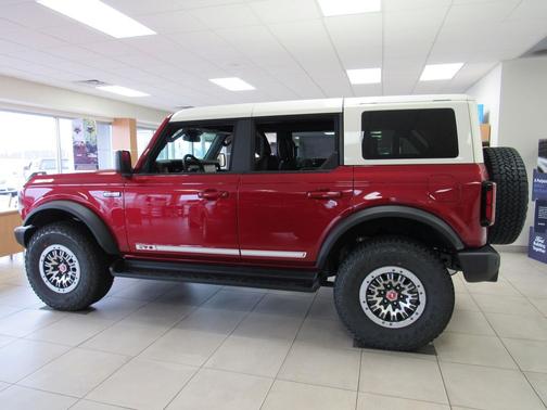 Ruby Red Metallic Tinted Clearcoat 2026 Ford Bronco Outer Banks