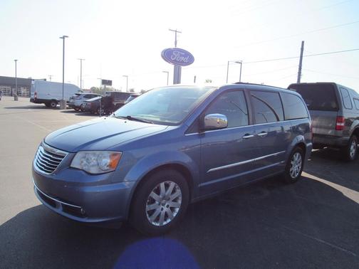 2012 Chrysler Town & Country Touring-L