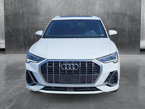 2024 Audi Q3 Premium 45 TFSI S line quattro Tiptronic