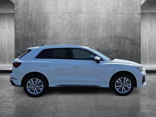 2024 Audi Q3 Premium 45 TFSI S line quattro Tiptronic