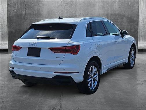2024 Audi Q3 Premium 45 TFSI S line quattro Tiptronic
