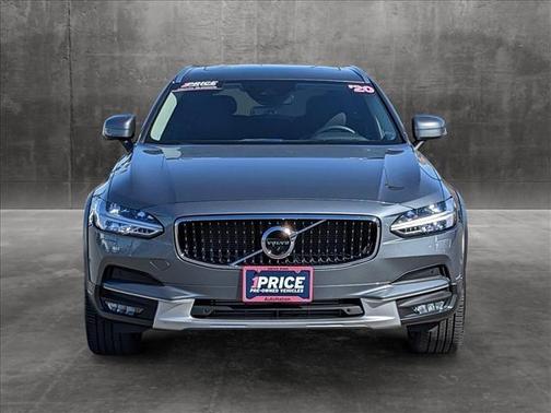 Photo 2 of 25 of 2020 Volvo V90 Cross Country T6