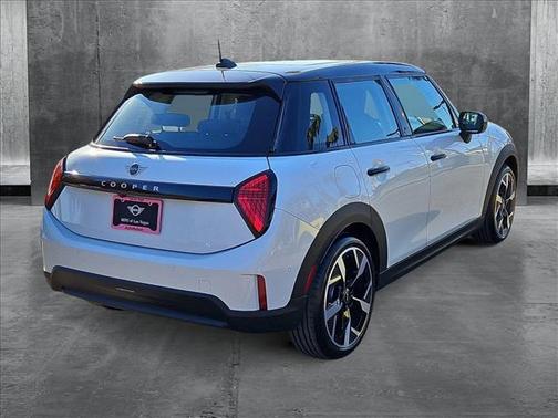 2025 MINI Hardtop Cooper