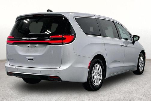 Silver Mist Clearcoat 2024 Chrysler Pacifica Touring L