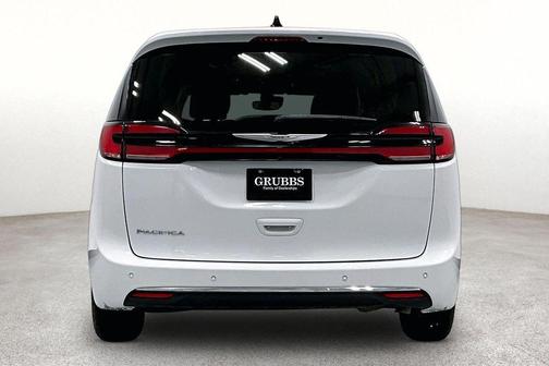 Bright White Clearcoat 2023 Chrysler Pacifica Touring L