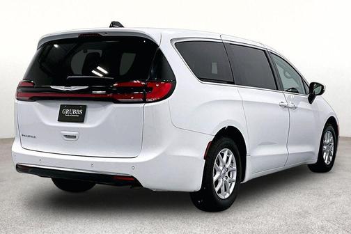 Bright White Clearcoat 2023 Chrysler Pacifica Touring L