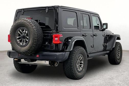 Black Clearcoat 2024 Jeep Wrangler Rubicon 392