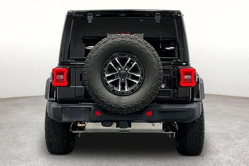 Black Clearcoat 2024 Jeep Wrangler Rubicon 392