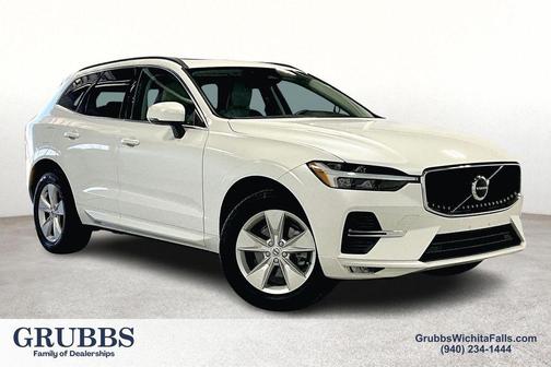 2022 Volvo XC60 B5 Momentum