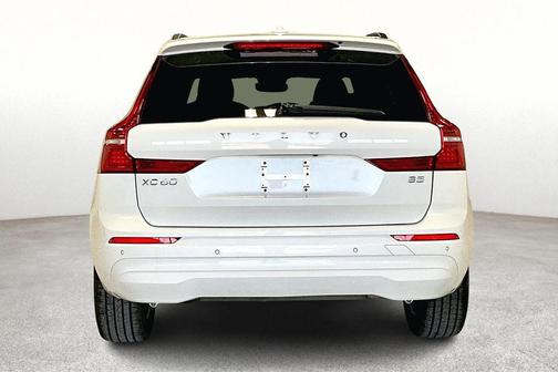 2022 Volvo XC60 B5 Momentum