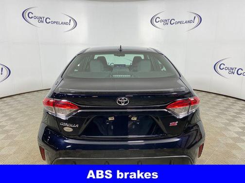 Midnight Black Metallic 2024 Toyota Corolla SE