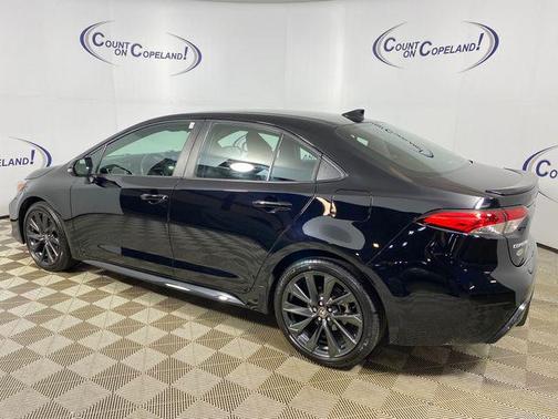 Midnight Black Metallic 2024 Toyota Corolla SE