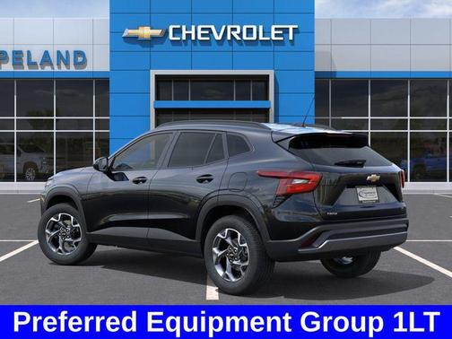 Mosaic Black Metallic 2026 Chevrolet Trax LT