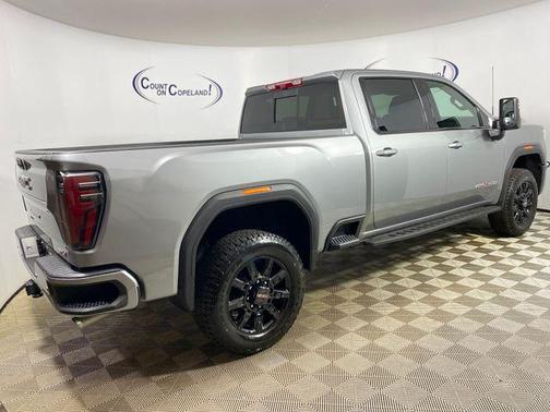 2025 GMC Sierra 2500 AT4