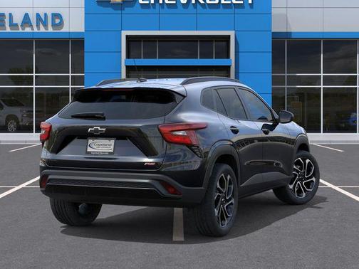 Mosaic Black Metallic 2026 Chevrolet Trax FWD 2RS