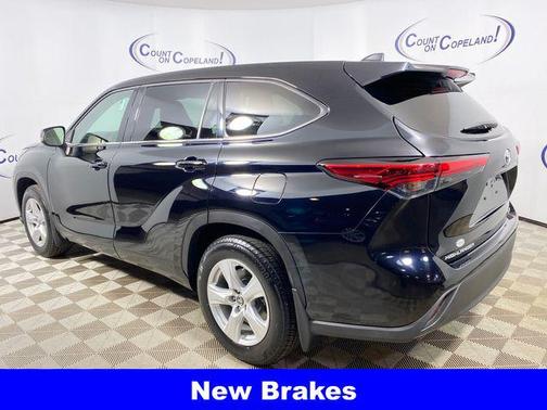 2022 Toyota Highlander LE