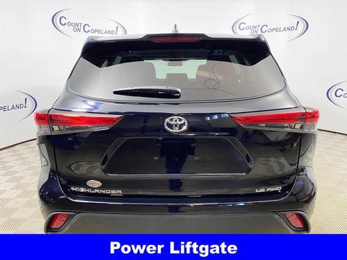 2022 Toyota Highlander LE