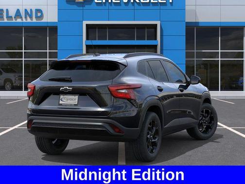 Mosaic Black Metallic 2026 Chevrolet Trax LT