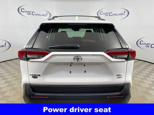 Ice Cap 2023 Toyota RAV4 XLE