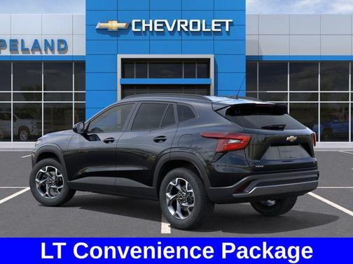 Mosaic Black Metallic 2026 Chevrolet Trax LT