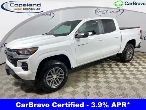 Summit White 2024 Chevrolet Colorado LT