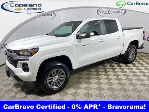 Summit White 2024 Chevrolet Colorado LT